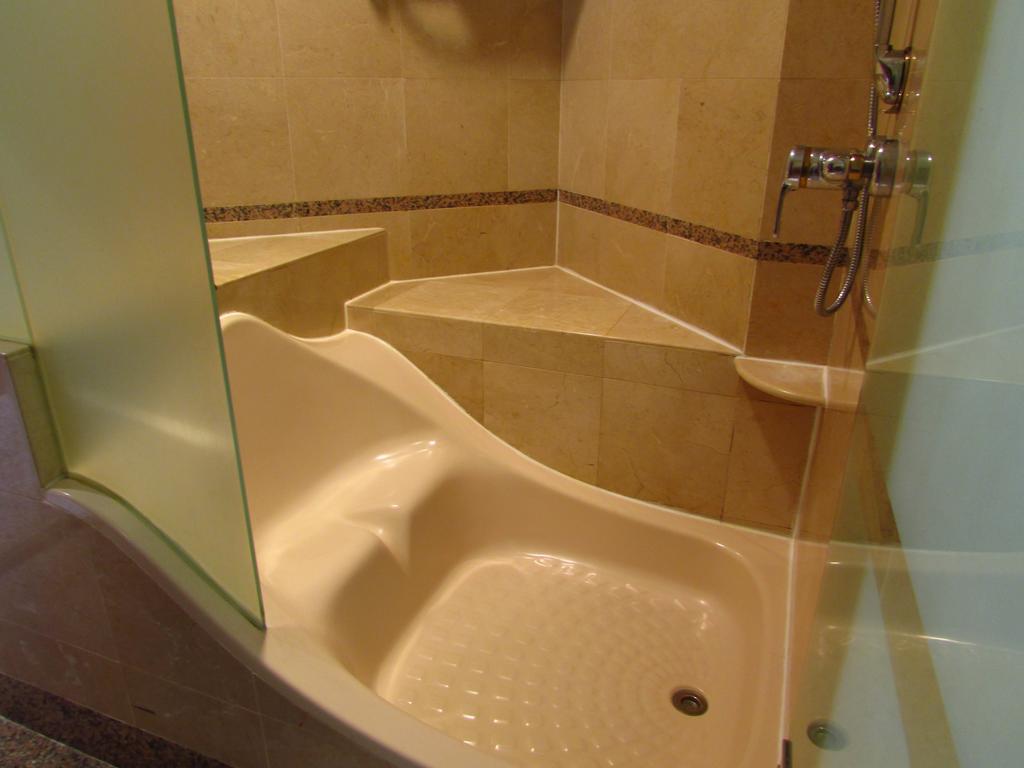 Alocassia Serviced Apartments Сингапур Стая снимка